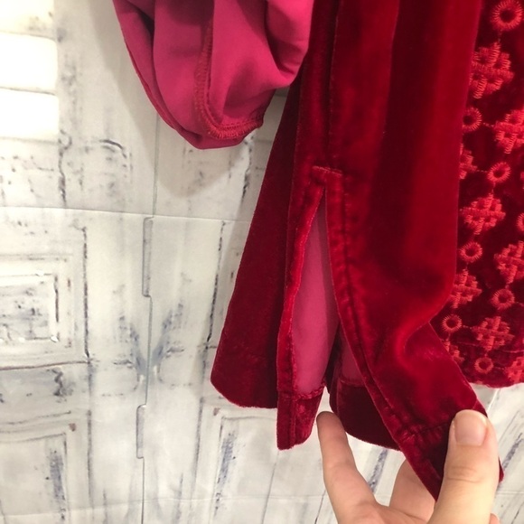 John Mark Plus Red Faux Velvet Embroidered Roll-Tab Sleeve Half Button Tunic Top - Picture 10 of 13